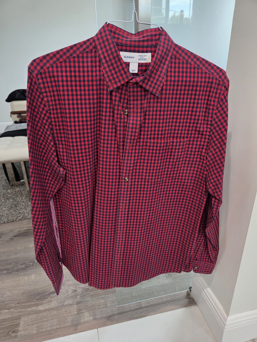 Old Navy Red & Navy Blue Gingham Button-Down Shirt Size Large